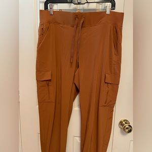 All In Motion Stretch Woven Taper Cargo Pants